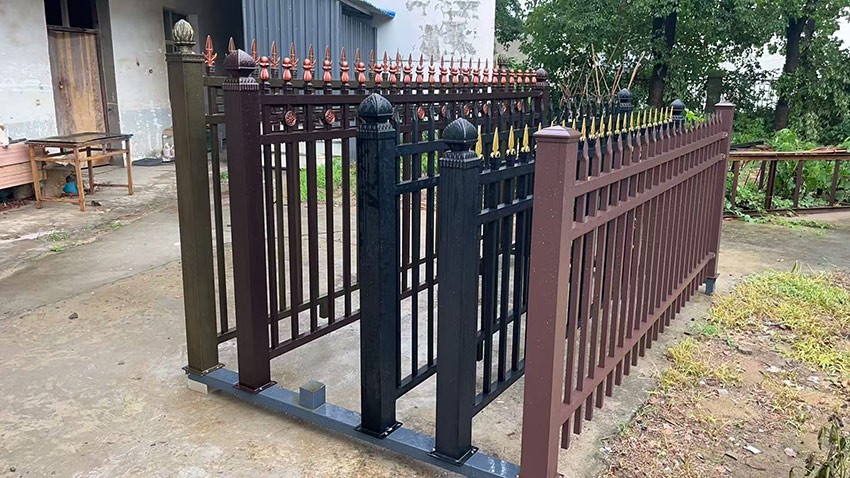 圍（wéi）牆（qiáng）欄杆