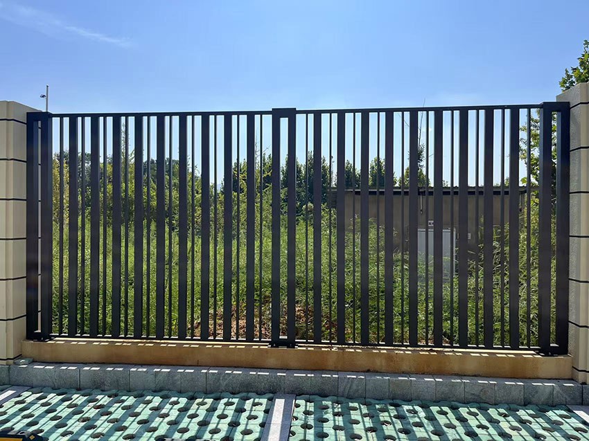 圍牆欄杆（gǎn）