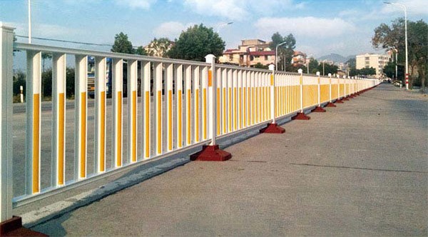 公路護欄