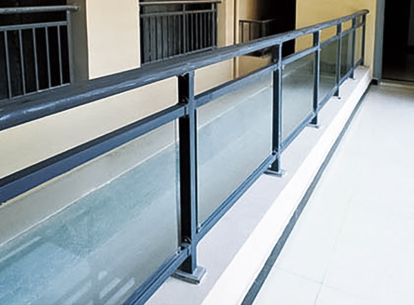 玻璃陽台（tái）護欄