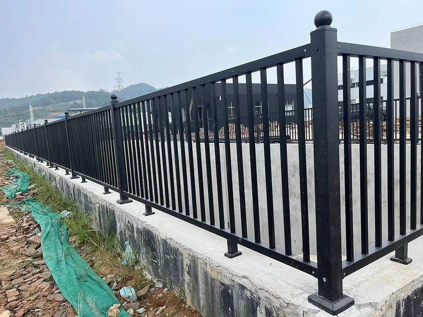 進出入口欄杆（gǎn）