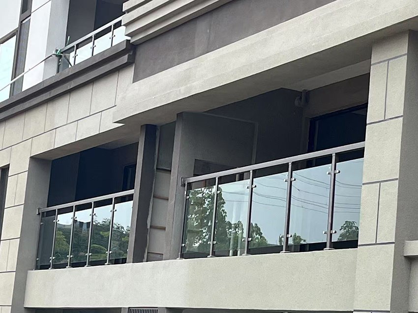 玻璃陽台欄（lán）杆